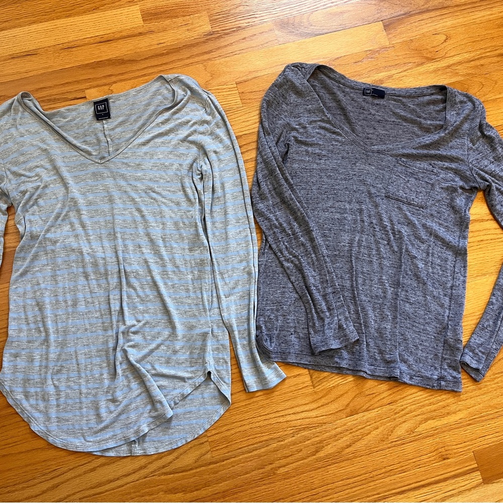 Gap Women's V-Neck Long Sleeve Tops - Gray and Cream